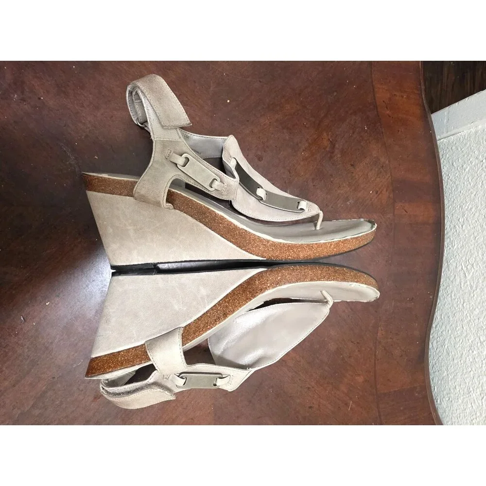 Naturalizer Women's Silver Suede Wedge Sandals Ankle Strap & Metal Accents‎